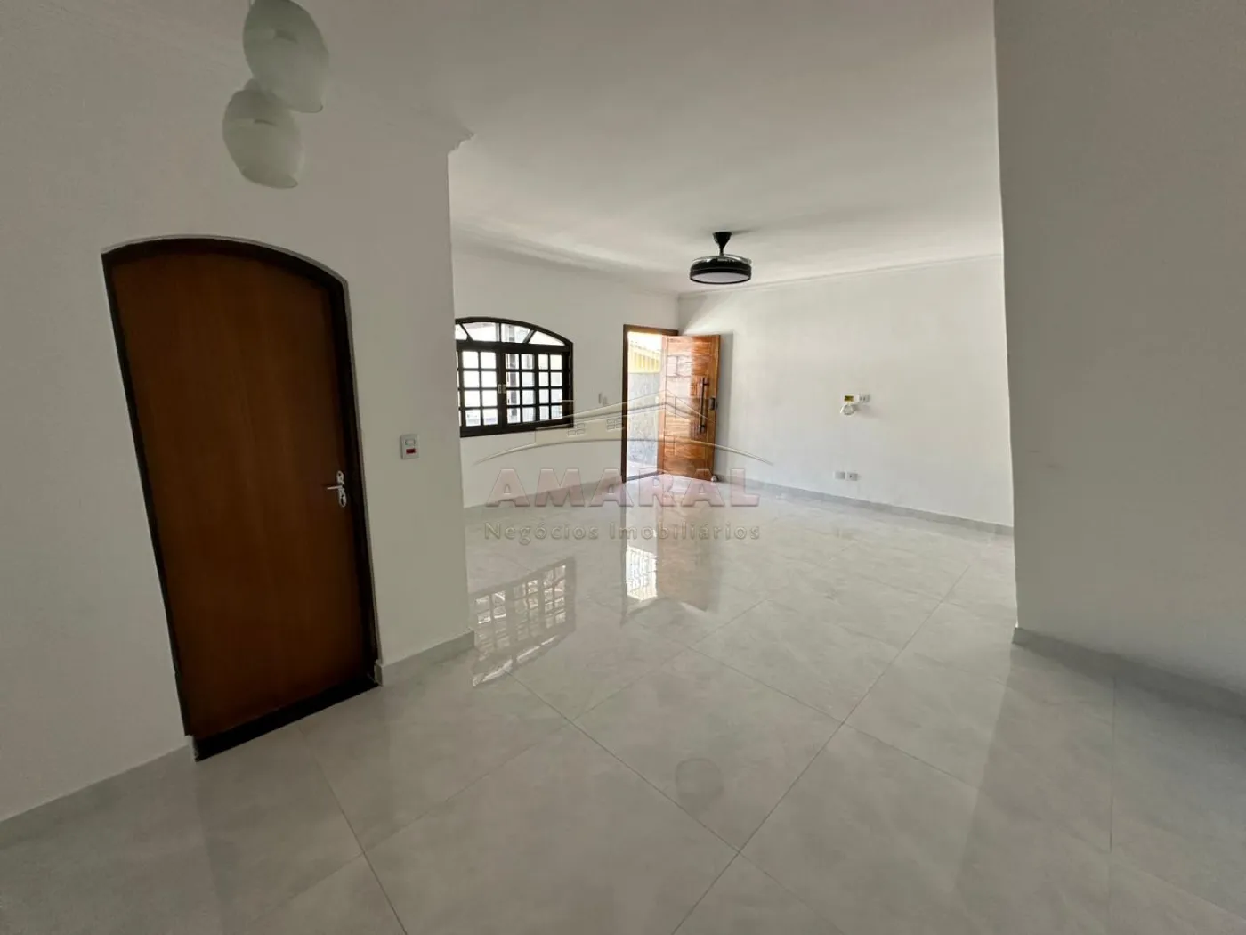 Alugar Casas / Sobrado em Suzano R$ 2.200,00 - Foto 7