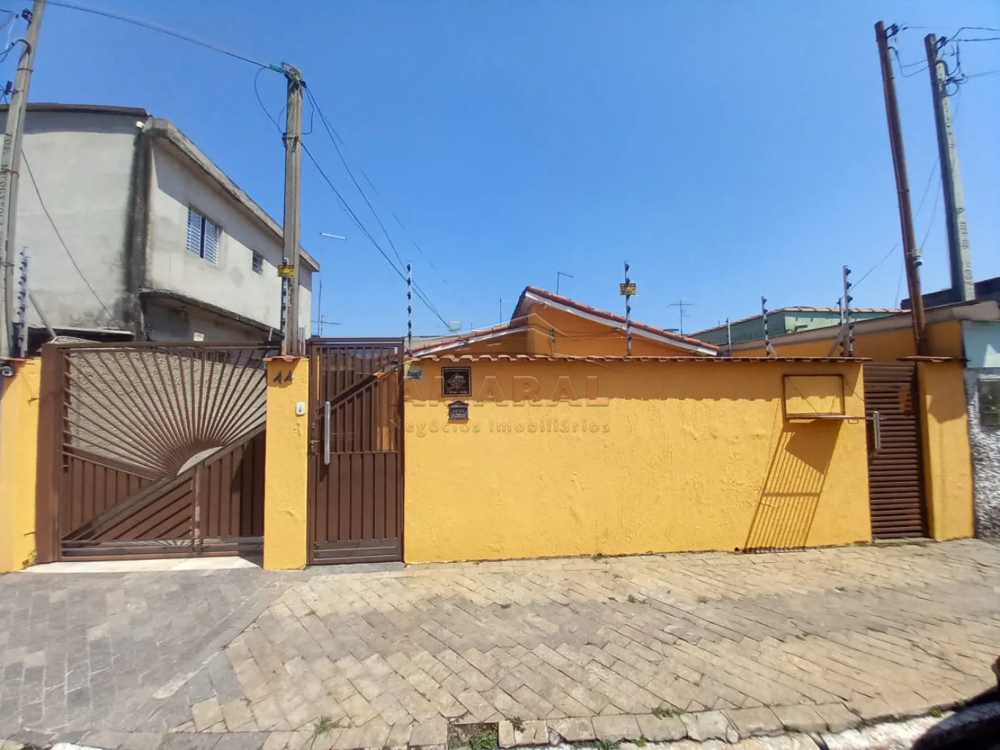 Comprar Casas / Sobrado em Suzano R$ 460.000,00 - Foto 1