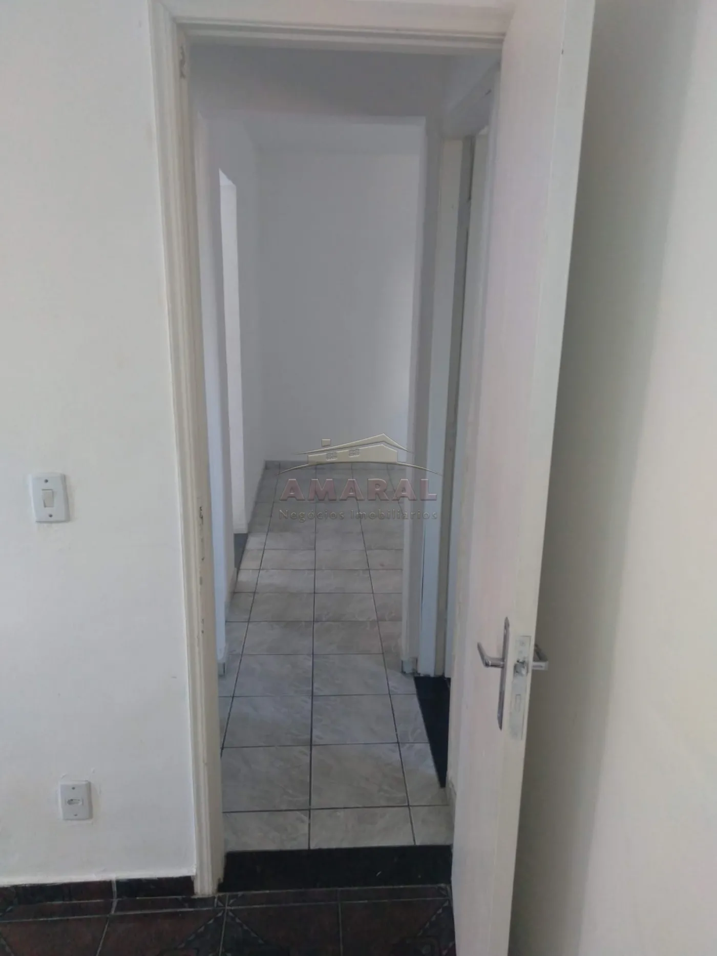 Comprar Apartamentos / Padrão em Suzano R$ 150.000,00 - Foto 2