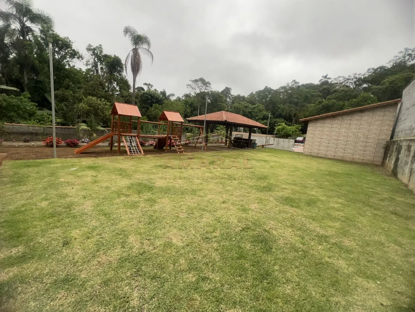 Comprar Rurais / Chácara em Suzano R$ 650.000,00 - Foto 2