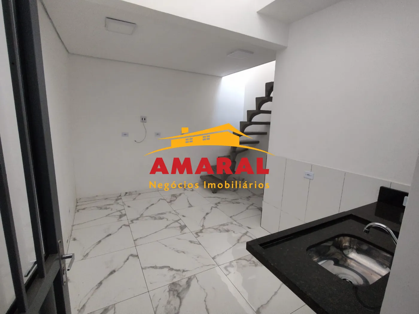 Alugar Apartamentos / Kitchnet em Suzano R$ 950,00 - Foto 1