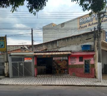 Alugar Casas / Térrea em Suzano. apenas R$ 500.000,00