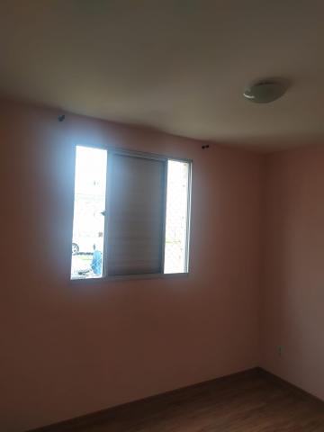 Comprar Apartamentos / Padrão em Suzano R$ 180.000,00 - Foto 2
