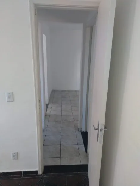 Comprar Apartamentos / Padrão em Suzano R$ 150.000,00 - Foto 2