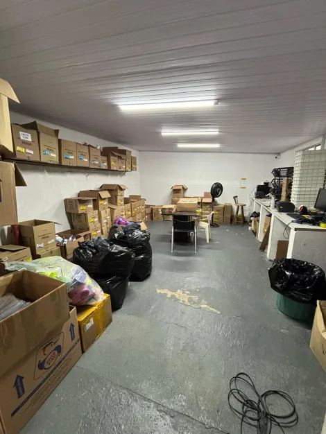 Alugar Comerciais / Galpão - Comercial em Suzano R$ 4.250,00 - Foto 4