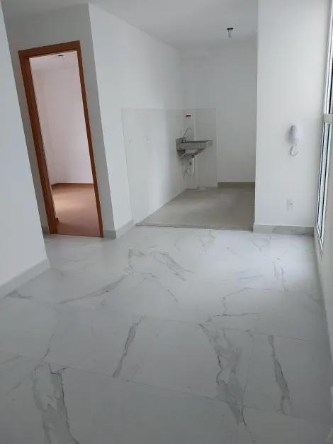 Alugar Apartamentos / Padrão em Mogi das Cruzes R$ 1.500,00 - Foto 2