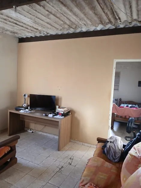 Comprar Casas / Sobrado em Suzano R$ 180.000,00 - Foto 2