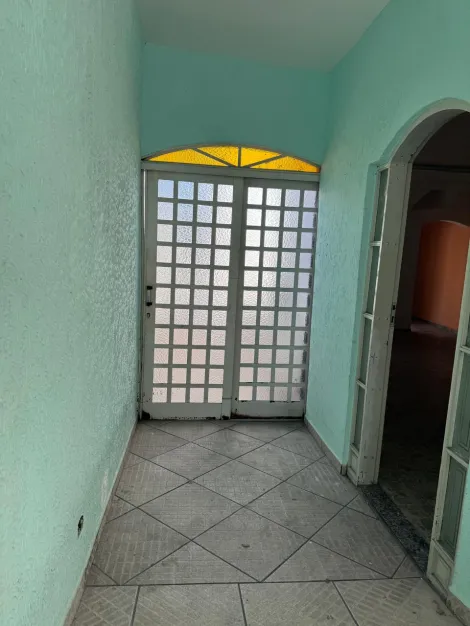 Alugar Casas / Sobrado em Suzano R$ 1.600,00 - Foto 1